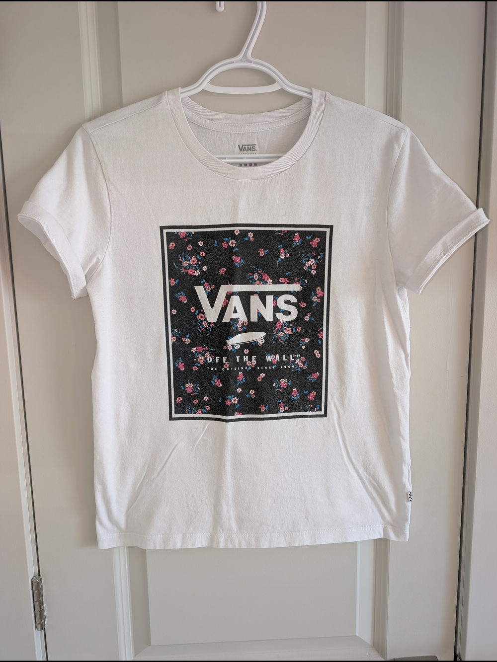 2/20$ 💓 Vans T-shirt